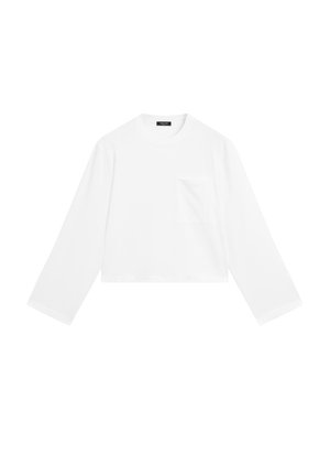 Weißes, langärmeliges Cropped-T-Shirt aus Baumwolle, mit Rundhalsausschnitt und einer einzelnen Brusttasche. Glatte Textur mit minimalistischem Design.