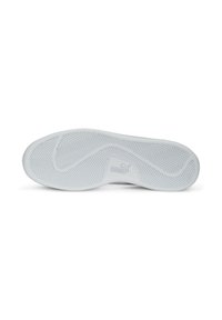 Bílá podrážka tenisky s jemným vzorem rybí kosti. Obsahuje logo Puma a hladký povrch. Zaoblený podpatek a flexibilní design.