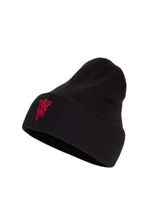 Gorro de punto negro con puño doblado que presenta un pequeño logo rojo bordado de una persona sosteniendo una bandera en el lateral.
