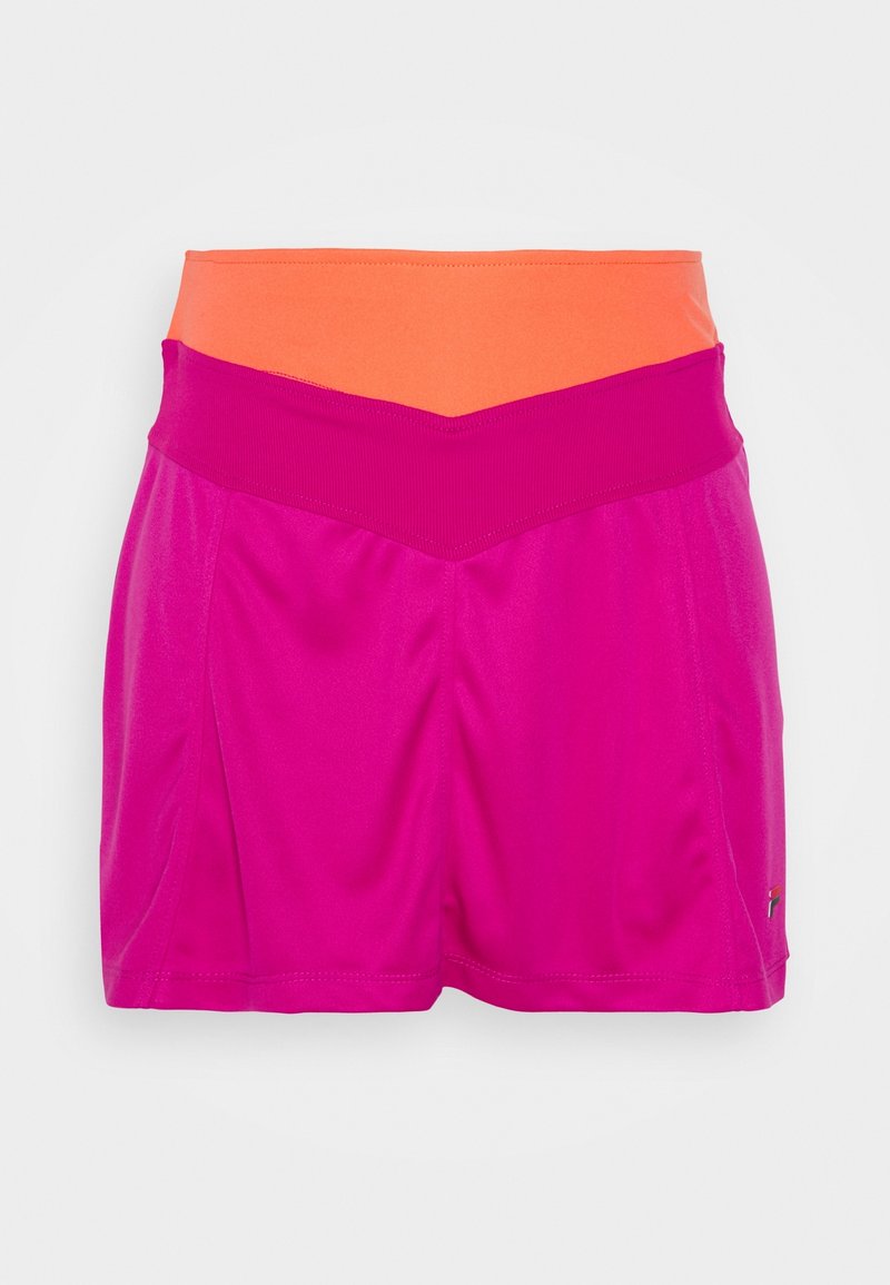 Pantalones cortos deportivos de color rosa, con una cintura naranja y un diseño en forma de cheurón en la parte superior. Fabricados con un material suave y elástico, con costuras laterales.
