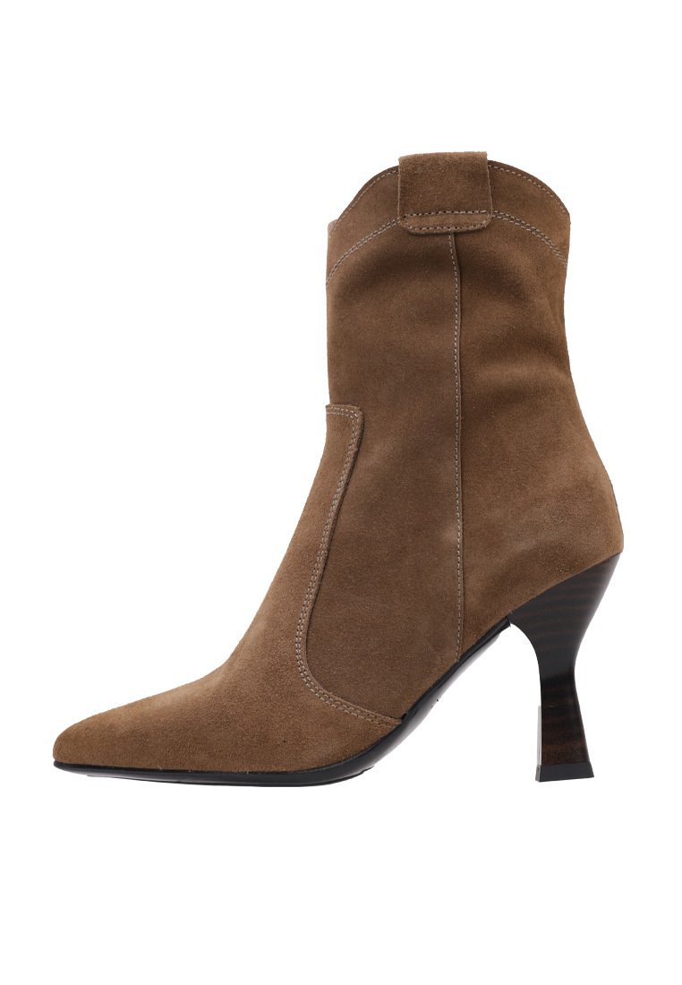 Sandra Fontán Botines - brown