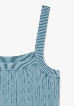 Top di maglia blu chiaro con motivo a treccia, dotato di scollo e spalline a costine. Tessuto liscio con un design aderente.
