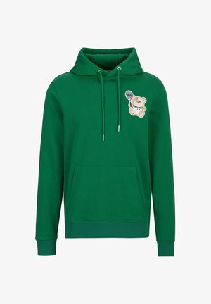 Grüner Kapuzenpullover mit Fronttasche und einem Aufnäher eines Teddybären, der auf der linken Brust einen Tennisschläger und einen Ball hält.