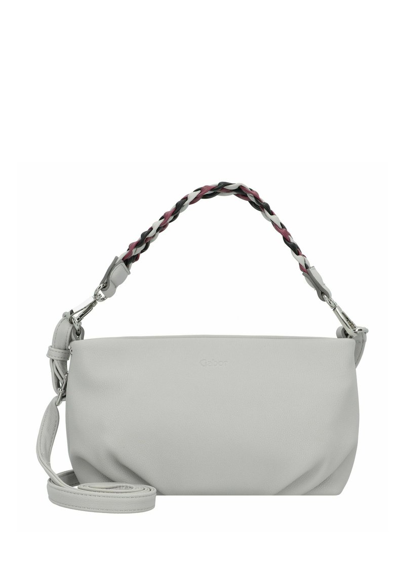 Sac à main en simili cuir gris avec une sangle tressée en noir, blanc et bordeaux. Équipé d'une bandoulière détachable et de finitions en métal argenté.