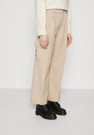 Monki Pantalones cargo - beige