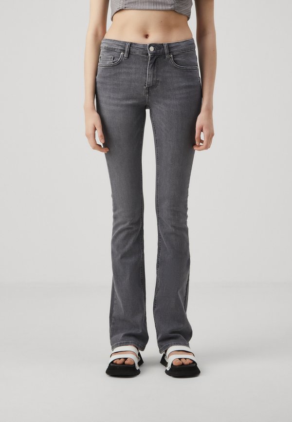 ONLBLUSH MID - Flared Jeans