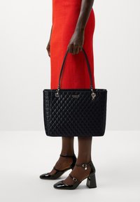 Guess YARMILLA - Borsa a mano - black