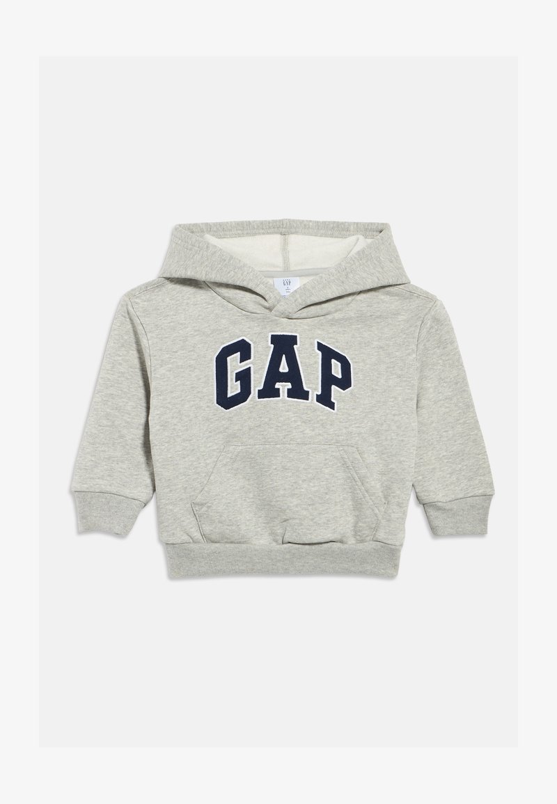 Γκρι φούτερ με κουκούλα από απαλό ύφασμα, με τσέπη καγκουρό. Φέρει το λογότυπο "GAP" σε σκούρο μπλε στο στήθος. Με ριμπ μανσέτες.