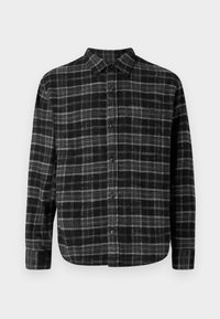 Μαύρο και γκρι καρό φανελένιο πουκάμισο με κουμπιά μπροστά, γιακά και μακριά μανίκια; μαλακή υφή και στρογγυλή αδύναμη.