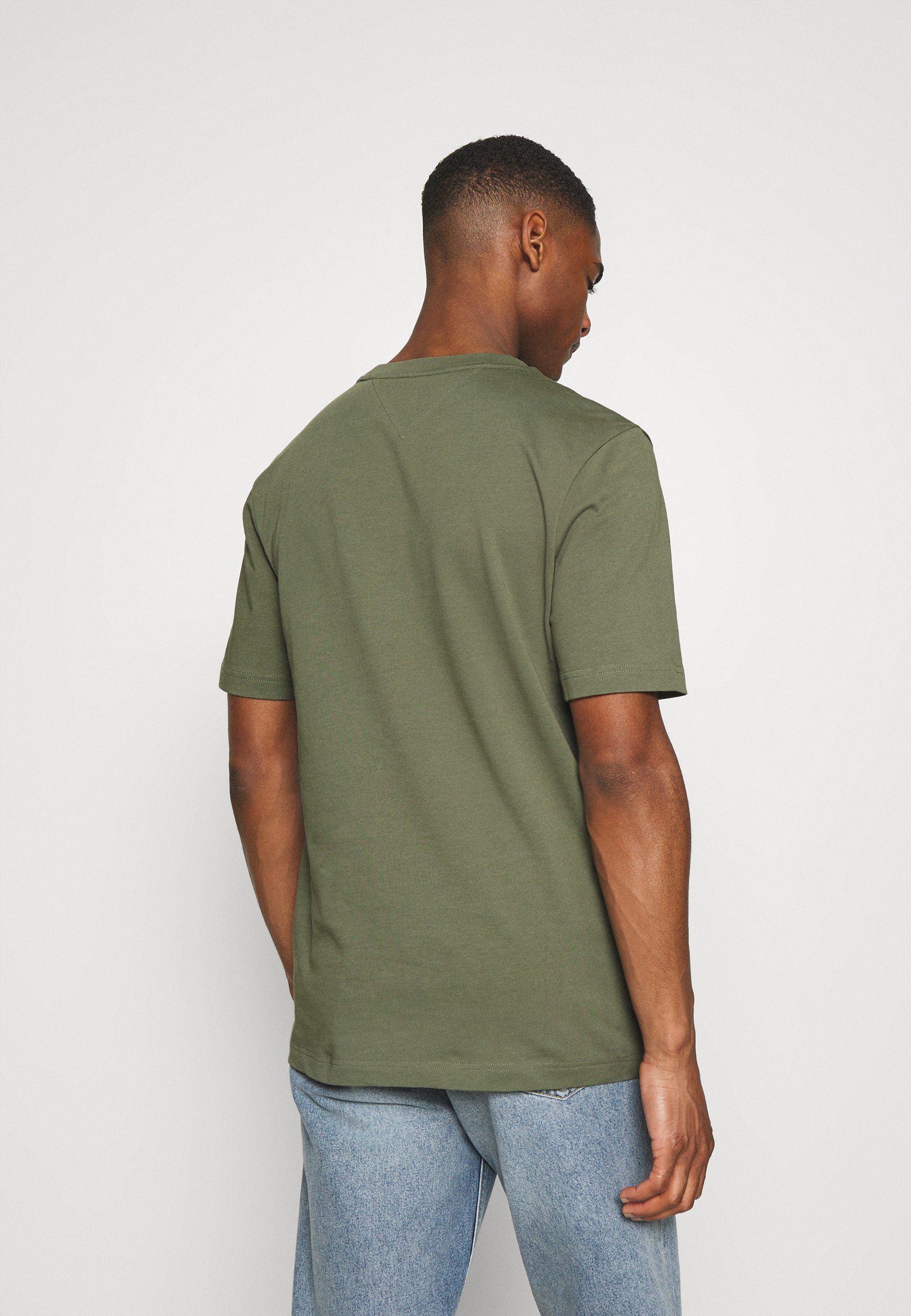 Tommy Hilfiger ICON EARTH BADGE TEE 