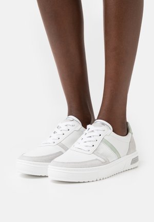 Gabor Comfort Trainers - weiß/mint/silber