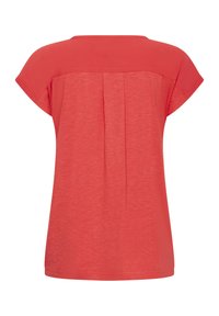 Rood kort mouwtopje met een gladde textuur, voorzien van een effen bovenpaneel en plooidetail aan de achterkant. Subtiel gemêleerd patroon overal.