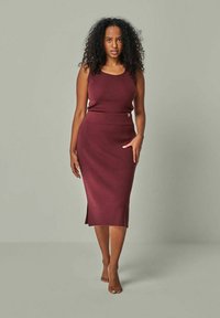 YOU LOOK PERFECT ERIKA - MERINO SKIRT IN RIB KNIT - Bleistiftrock - bordeaux