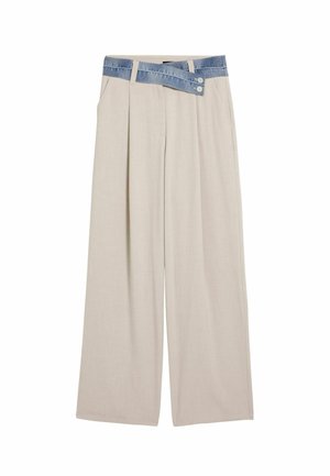 Pantaloni larghi beige chiaro con vita in denim, caratterizzati da due bottoni e dettagli plissettati sul davanti. Tessuto morbido e vestibilità rilassata.