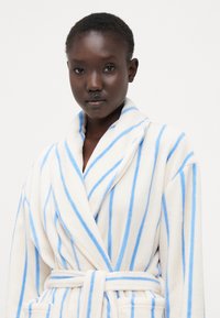 Lindex ROBE CORAL - Badekåpe - dusty white