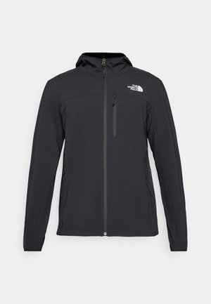 Schwarze Outdoor-Jacke mit Kapuze, Reißverschluss vorne, Brusttasche und seitlichen Taschen. Sie verfügt über eine glatte Textur und das Logo auf der oberen linken Seite.