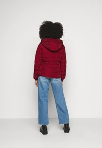 ONLY Petite Vinterjakker - dark red