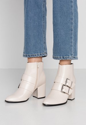 Ankle boot