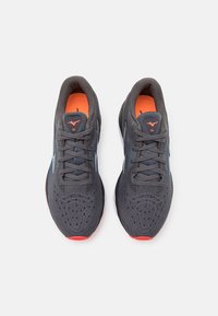 Mizuno WAVE SKY 6 - Zapatillas running asfalto - iron gate/nimbus cloud/soleil