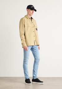 Calvin Klein Jeans Vaqueros pitillo - arrow stone
