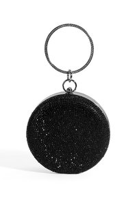 Pochette ronde noire recouverte de perles scintillantes. Dotée d'une anse circulaire argentée et d'une fermeture métallique lisse. Compacte, idéale pour les soirées.
