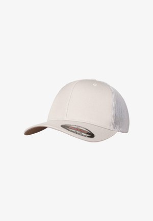 Casquette beige clair avec un devant en tissu doux et des côtés en maille. Elle possède une visière courbée et une étiquette de bandeau anti-transpiration ronde à l'intérieur.