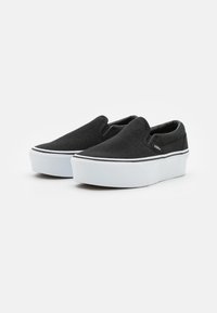 Vans CLASSIC STACKFORM - Sapatos sem atacadores - black/true white
