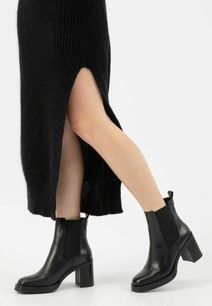 Stivaletti - black