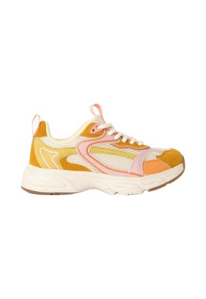 Baskets épaisses avec semelle blanche et lacets, avec un mesh beige et des empiècements en suède jaune moutarde, orange et rose.