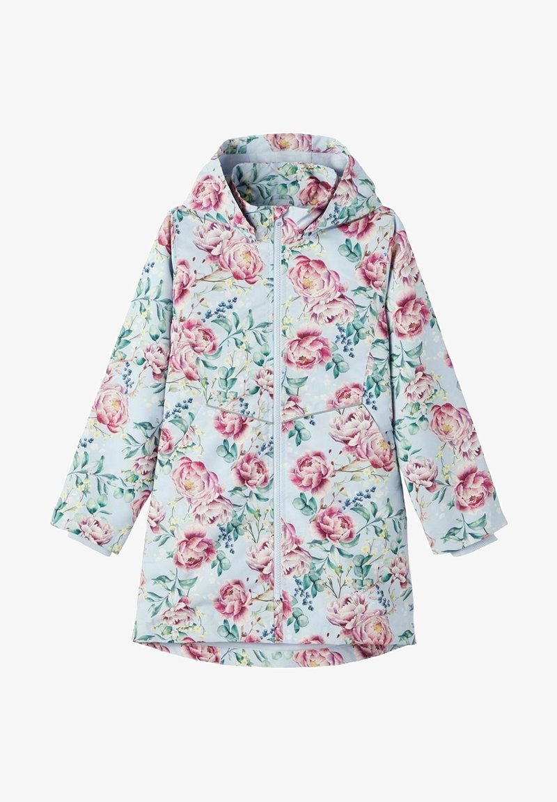 Imperméable à capuche bleu clair avec motif floral rose et feuilles vertes, fermeture éclair à l'avant et manches longues pour enfants.