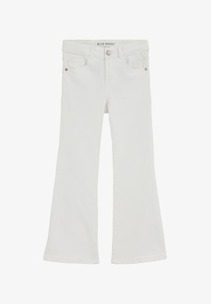 Bela razširjena jeans hlače z žepi spredaj, zankami za pas, zapenjanjem na gumb in etiketo znamke Blue Ridge na notranji strani pasu.