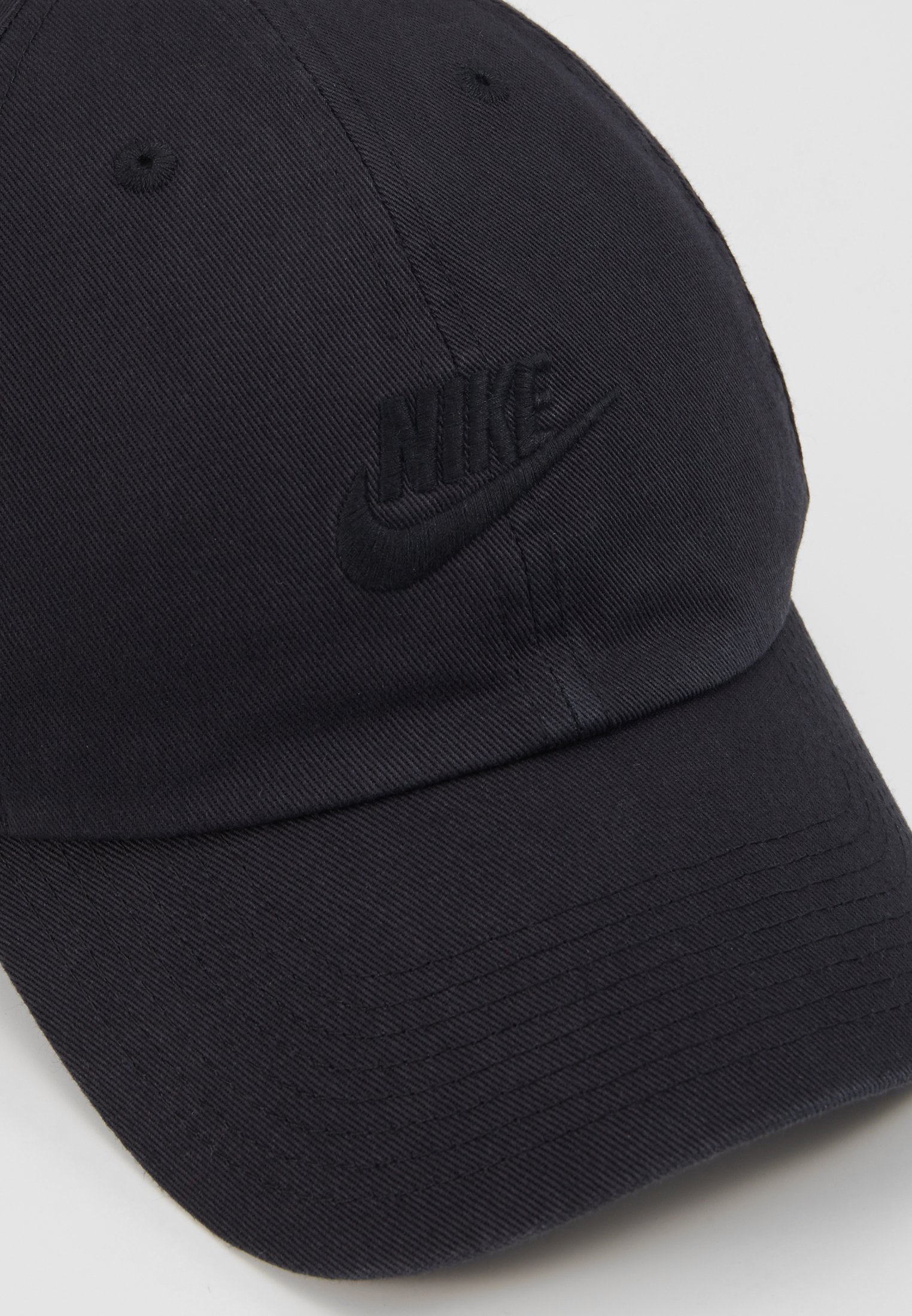 nike sportswear futura heritage 86 black