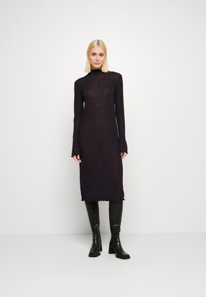 Mads Nørgaard HALTERN DRESS - Strikket kjole - deep well