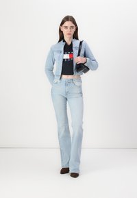Tommy Jeans VIVIANNE BIKER JACKET - Giacca di jeans - light blue denim