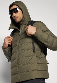 Thumbnail Image 4