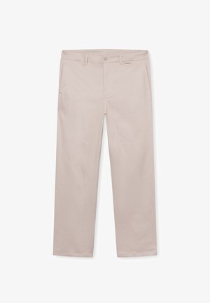 Beżowe bawełniane spodnie z prostymi nogawkami, posiadające dwie przednie kieszenie i zapięcie na guzik. Gładka faktura bez widocznych wzorów.