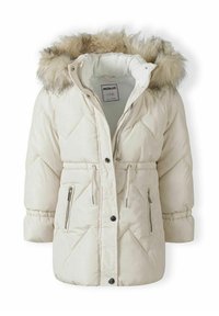 Cremefarbene Steppjacke mit einer mit Fell gefütterten Kapuze, gestepptem Muster, seitlichen Reißverschlusstaschen und verstellbarem Bund. Verfügt über einen Knopf- und Reißverschluss.