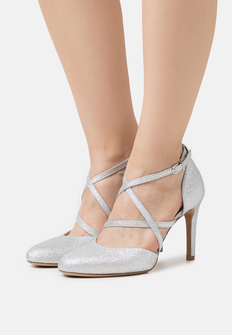 tamaris pumps in silber