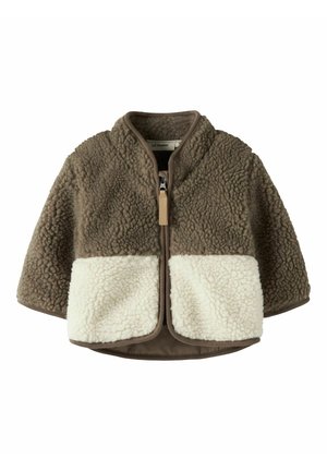 Braune Fleecejacke mit durchgehendem Frontreißverschluss und großen kontrastierenden weißen Fleecep pockets, kurzen Ärmeln und abgerundetem Saum.