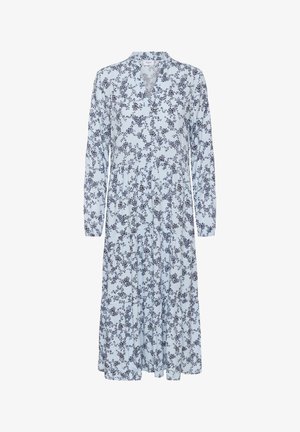 Lichtblauwe jurk met een bloemenpatroon in donkerblauw, lange mouwen, een V-hals en een geplooide roklijn.