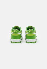 Nike Sportswear DUNK LOW - Sapatilhas - chlorophyll/white/vivid green