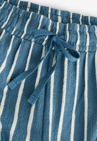 Niet geselecteerd, blue white