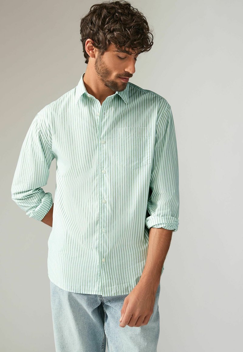 Next STRIPE REGULAR FIT - Vapaa-ajan kauluspaita - green