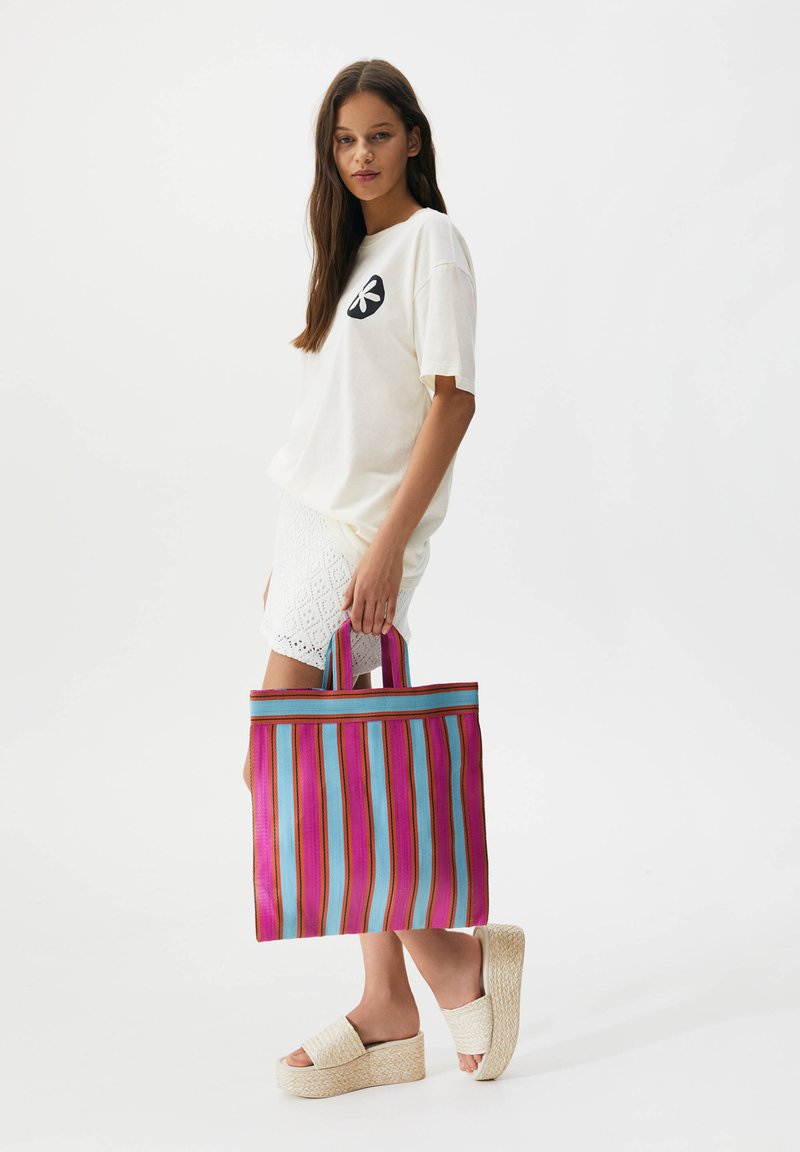 PULL&BEAR Tote bag royal blue Zalando.ie