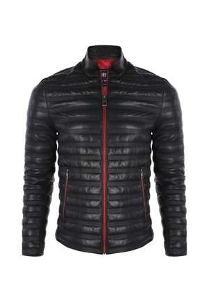 Veste en cuir matelassée noire avec fermeture éclair rouge et doublure de col, manches longues et poches latérales zippées, vue de face.