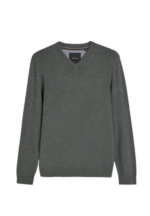 Ciemnoszary sweter z długim rękawem i dekoltem w serek, z prążkowanymi mankietami i dołem, z metką "diverse" wewnątrz kołnierzyka.