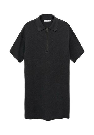Zwarte korte mouwen polo met een ritskraag, gemaakt van een gestructureerde gebreide stof, met een rechte snit en zonder extra accenten.
