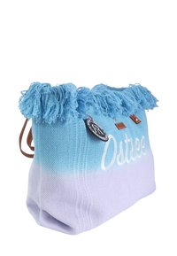 Canvas schoudertas met een lichtblauwe tot lavendel ombre ontwerp, franjes aan de bovenkant, geborduurde tekst "Ostree," bruine leren accenten en decoratieve labels.