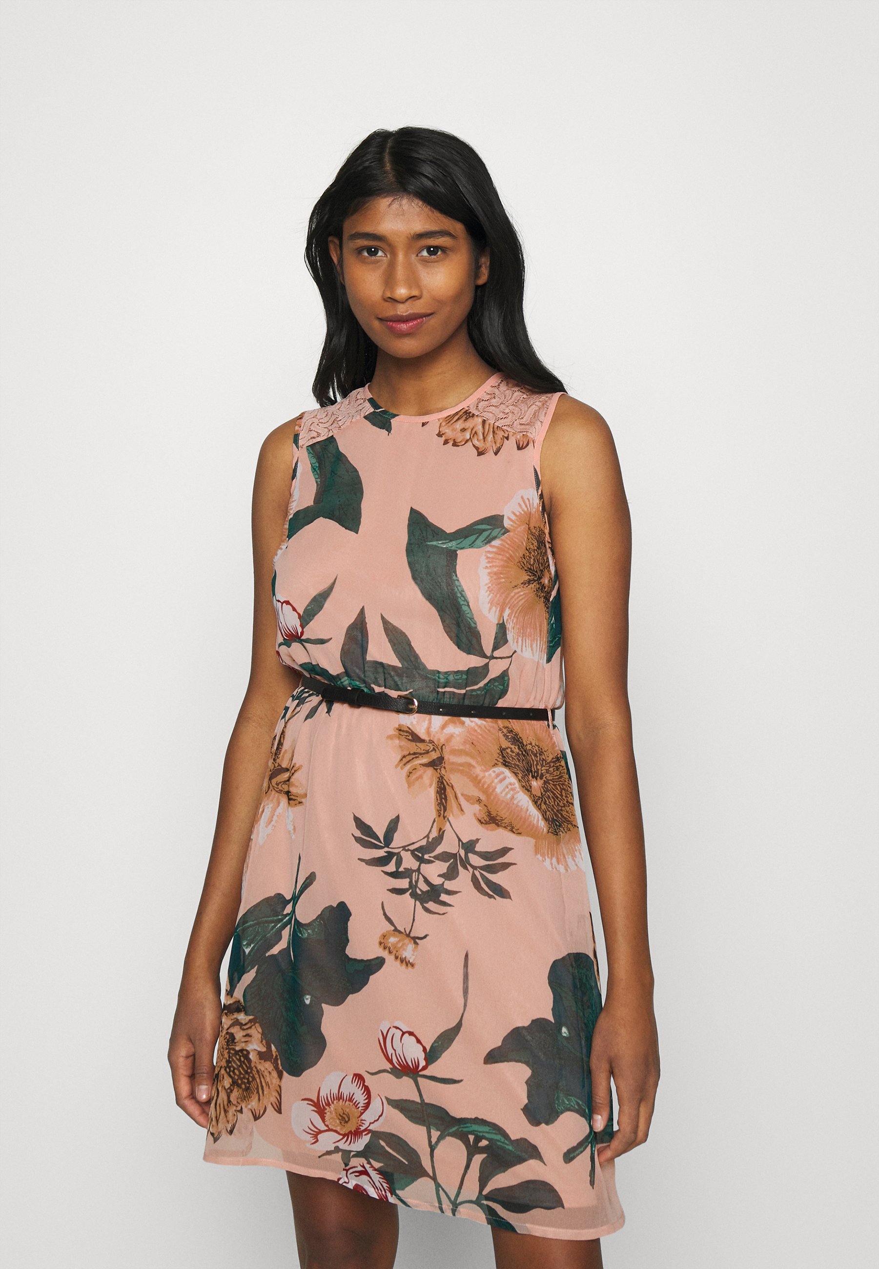 Vero Moda Vmkatniss Short Dress Freizeitkleid Misty Rose Katniss Rosa Zalando At 