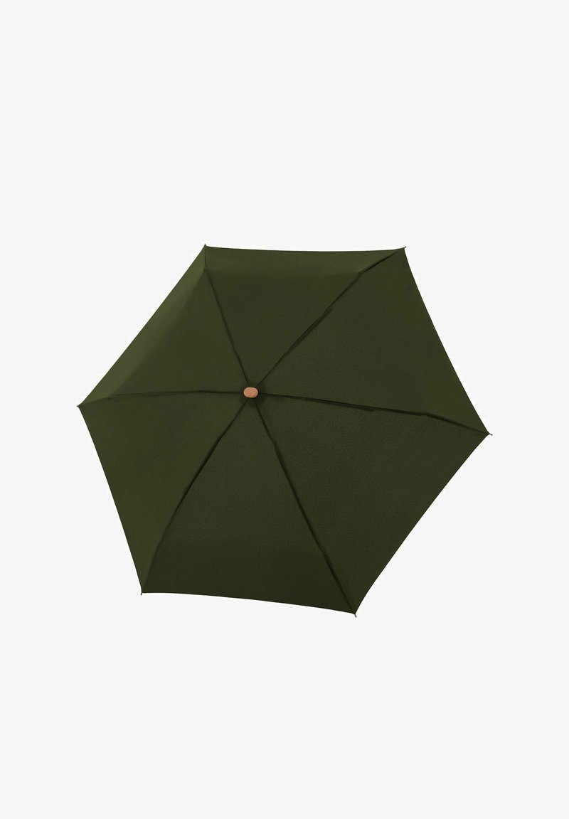 Donkergroene paraplu met een hexagonaal doek, een gestructureerde stof en een houten knoopaccent in het midden.